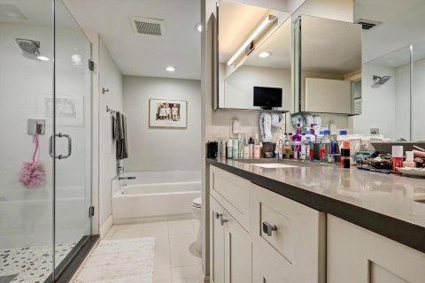 Condo in Boynton Beach, Florida, 2 bedrooms № 2248383 - photo 18