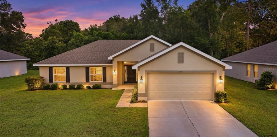 Casa en Silver Springs Shores, Florida 4 dormitorios, 163.32 m2 № 2386352
