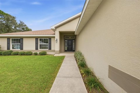 Casa en venta en Silver Springs Shores, Florida, 4 dormitorios, 163.32 m2 № 2386352 - foto 2