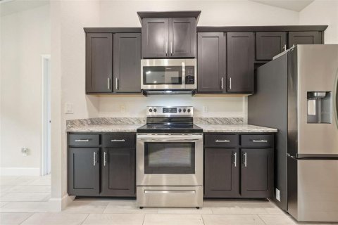 Casa en venta en Silver Springs Shores, Florida, 4 dormitorios, 163.32 m2 № 2386352 - foto 13