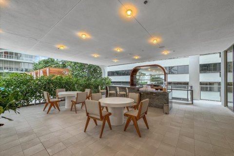 Condo in Miami, Florida, 2 bedrooms № 2010358 - photo 20