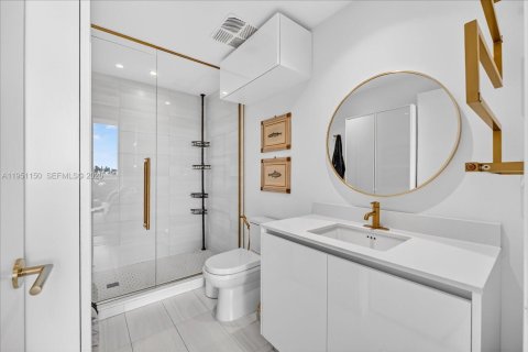 Condo in Miami, Florida, 2 bedrooms № 2010358 - photo 10