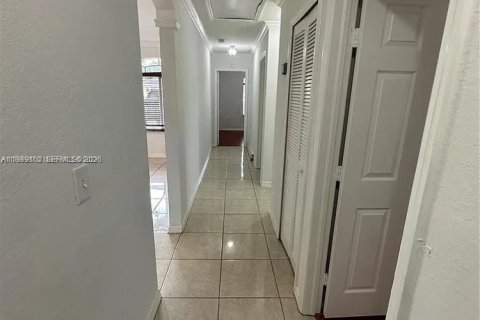 Villa ou maison à vendre à Miami Gardens, Floride: 4 chambres, 155.43 m2 № 2069114 - photo 9