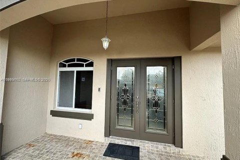 Villa ou maison à Miami Gardens, Floride 4 chambres, 155.43 m2 № 2069114