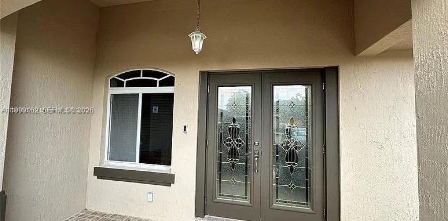 Villa ou maison à Miami Gardens, Floride 4 chambres, 155.43 m2 № 2069114