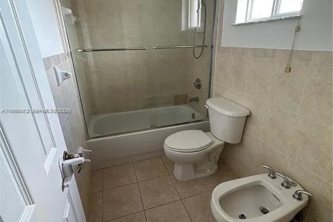 Villa ou maison à vendre à Miami Gardens, Floride: 4 chambres, 155.43 m2 № 2069114 - photo 10