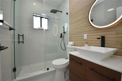 House in North Miami, Florida 3 bedrooms, 100.24 sq.m. № 1990855 - photo 26