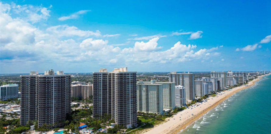 Condominio en Fort Lauderdale, Florida, 3 dormitorios  № 909081