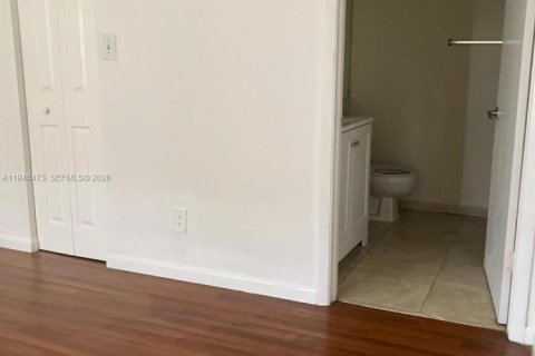 Condo in Deerfield Beach, Florida, 2 bedrooms  № 2004415 - photo 9