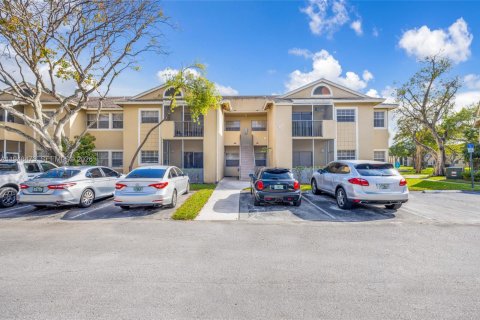 Condo in Deerfield Beach, Florida, 2 bedrooms  № 2004415 - photo 21