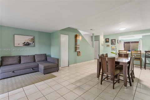 Touwnhouse à vendre à Sunrise, Floride: 3 chambres, 140.47 m2 № 2017534 - photo 6
