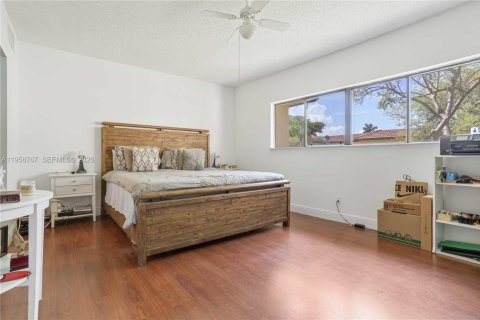 Touwnhouse à vendre à Sunrise, Floride: 3 chambres, 140.47 m2 № 2017534 - photo 18