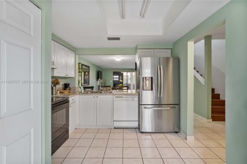 Touwnhouse à vendre à Sunrise, Floride: 3 chambres, 140.47 m2 № 2017534 - photo 11