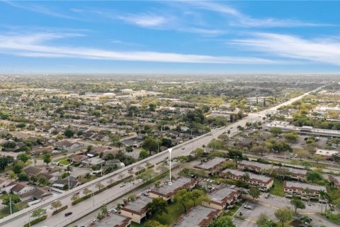 Touwnhouse à vendre à Sunrise, Floride: 3 chambres, 140.47 m2 № 2017534 - photo 26