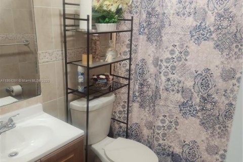 Снять в аренду виллу или дом в Мирамар, Флорида 1 спальня, 98.1м2, № 1958562 - фото 5