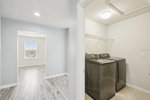 House in Riverview, Florida 4 bedrooms, 229.1 sq.m. № 1587271 - photo 23