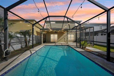 House in Riverview, Florida 4 bedrooms, 229.1 sq.m. № 1587271 - photo 2