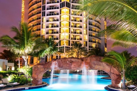 Condominio en venta en Sunny Isles Beach, Florida, 61.69 m2 № 1811915 - foto 22