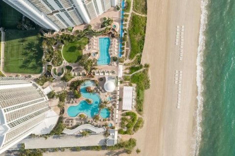 Condominio en venta en Sunny Isles Beach, Florida, 61.69 m2 № 1811915 - foto 18