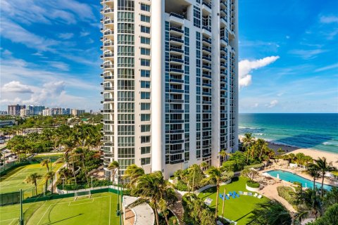 Condominio en venta en Sunny Isles Beach, Florida, 61.69 m2 № 1811915 - foto 11