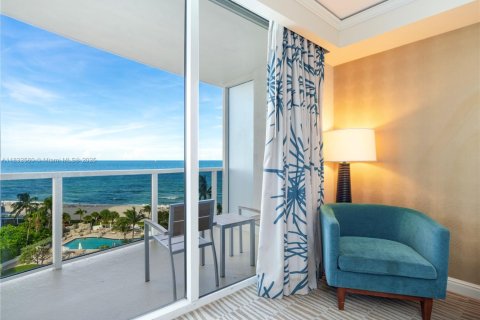Condominio en venta en Sunny Isles Beach, Florida, 61.69 m2 № 1811915 - foto 13