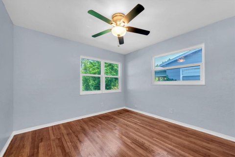 House in Saint Petersburg, Florida 2 bedrooms, 83.43 sq.m. № 1909041 - photo 15