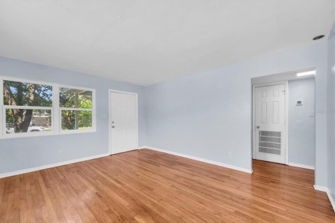 House in Saint Petersburg, Florida 2 bedrooms, 83.43 sq.m. № 1909041 - photo 5
