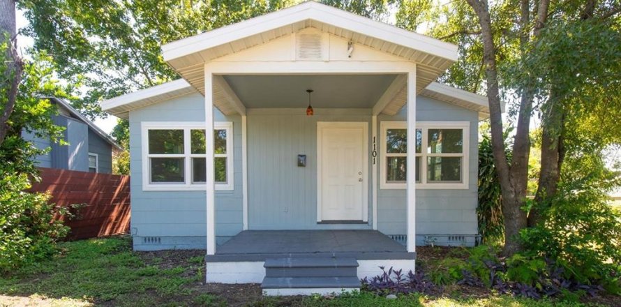 House in Saint Petersburg, Florida 2 bedrooms, 83.43 sq.m. № 1909041