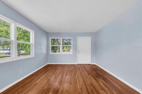 House in Saint Petersburg, Florida 2 bedrooms, 83.43 sq.m. № 1909041 - photo 6