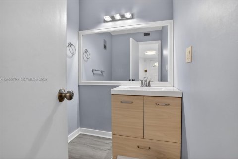 Touwnhouse à louer à Plantation, Floride: 4 chambres, 201.6 m2 № 2084862 - photo 15