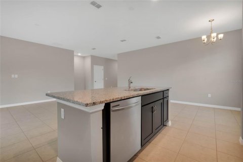 House in Mascotte, Florida 4 bedrooms, 185.9 sq.m. № 1839891 - photo 11