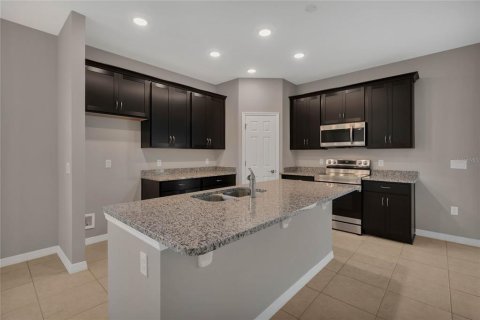 House in Mascotte, Florida 4 bedrooms, 185.9 sq.m. № 1839891 - photo 7