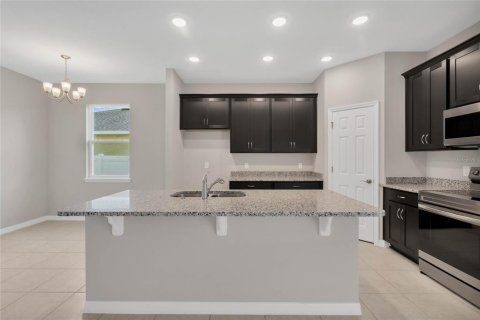House in Mascotte, Florida 4 bedrooms, 185.9 sq.m. № 1839891 - photo 8