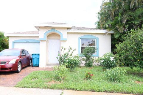 Casa en Boynton Beach, Florida 3 dormitorios, 100.71 m2 № 2247932