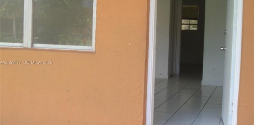 Condo in Cutler Bay, Florida, 2 bedrooms  № 2068540