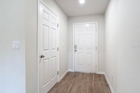 Propiedad comercial en venta en Port Charlotte, Florida, 4 dormitorios, 193.79 m2 № 1910917 - foto 2