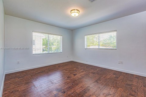 Immobilier commercial à vendre à Coral Gables, Floride: 148.64 m2 № 1975016 - photo 19