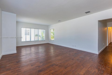 Immobilier commercial à vendre à Coral Gables, Floride: 148.64 m2 № 1975016 - photo 9