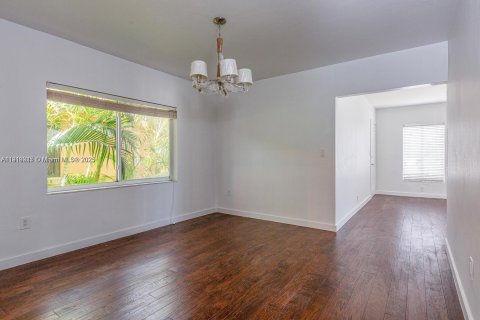 Immobilier commercial à vendre à Coral Gables, Floride: 148.64 m2 № 1975016 - photo 11