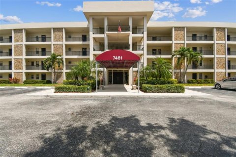 Condo in Sarasota, Florida, 3 bedrooms  № 1638093 - photo 1