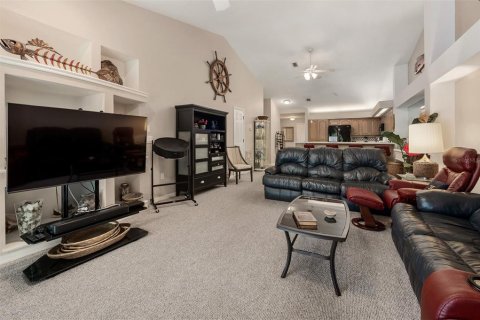 House in Weeki Wachee, Florida 2 bedrooms, 130.25 sq.m. № 1544847 - photo 9