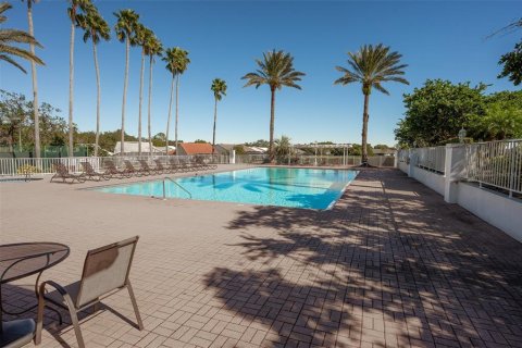 House in Weeki Wachee, Florida 2 bedrooms, 130.25 sq.m. № 1544847 - photo 24