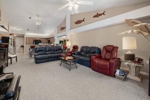 House in Weeki Wachee, Florida 2 bedrooms, 130.25 sq.m. № 1544847 - photo 8