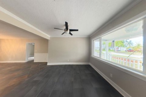 Casa en venta en Seminole, Florida, 3 dormitorios, 142.42 m2 № 2149658 - foto 4