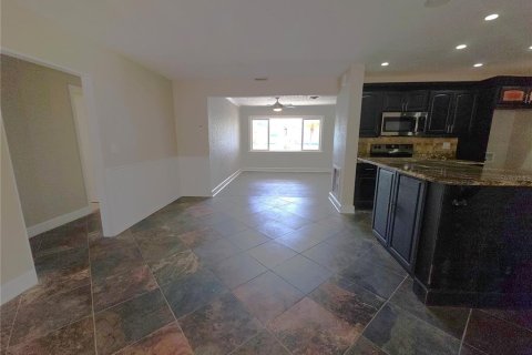 Casa en venta en Seminole, Florida, 3 dormitorios, 142.42 m2 № 2149658 - foto 10