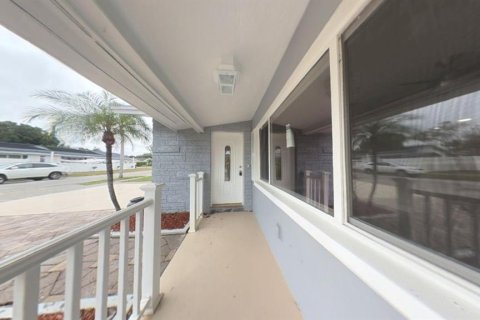 Casa en venta en Seminole, Florida, 3 dormitorios, 142.42 m2 № 2149658 - foto 2