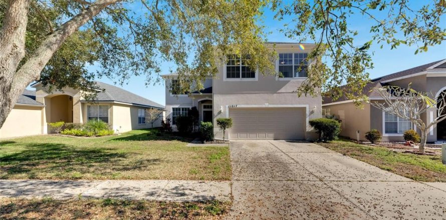 House in Tampa, Florida 4 bedrooms, 252.42 sq.m. № 1512657