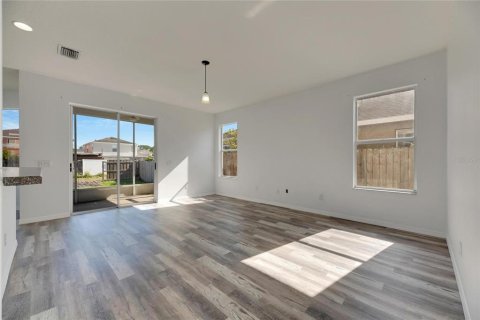 House in Tampa, Florida 4 bedrooms, 252.42 sq.m. № 1512657 - photo 14