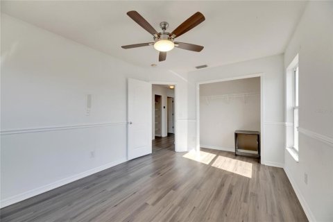 House in Tampa, Florida 4 bedrooms, 252.42 sq.m. № 1512657 - photo 29