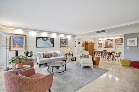Condominio en venta en Aventura, Florida, 3 dormitorios, 170.94 m2 № 1951015 - foto 2